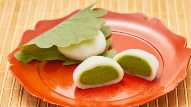 販売数1万個突破！宇治抹茶香る『柏もち＜抹茶＞』今年も登場